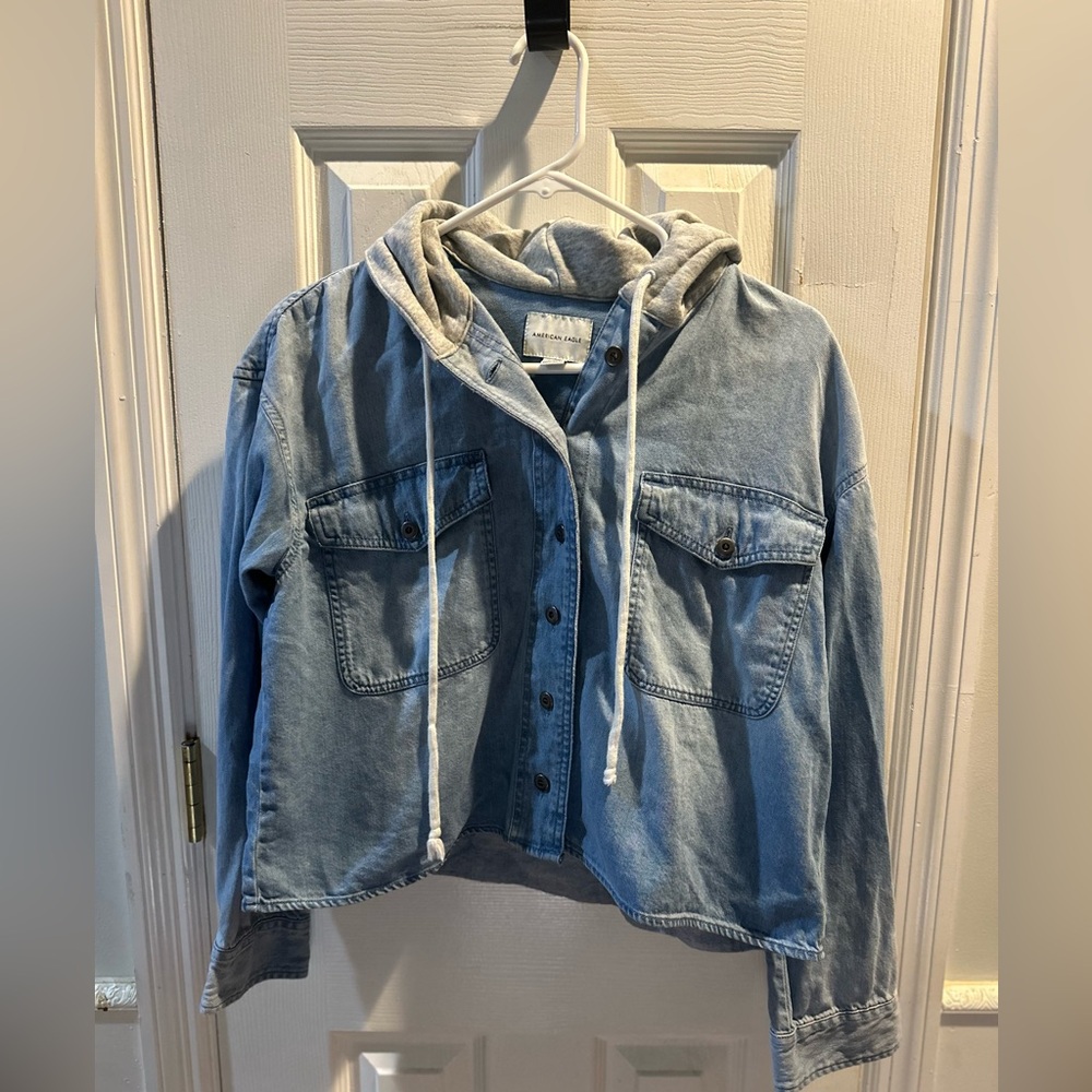 American Eagle Chambray Denim Jacket Gray Hood Cropped Small Pockets